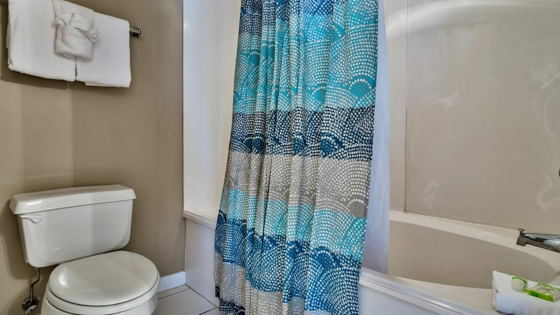 *** Hotel Long Beach 2 204 228425 By Redawning Panama City Beach United States